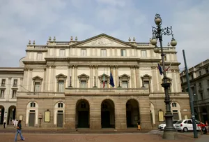 La Scala Opera House Exterior Desktop Wallpaper