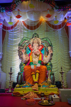 Lalbaugcha Raja Altar Wallpaper