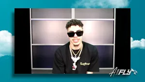 Lamelo Ball With Sunglasses Wallpaper