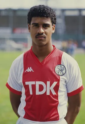 Legendary Football Icon, Frank Rijkaard Wallpaper