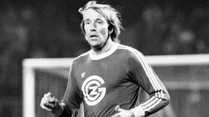 Legendary Soccer Player Gunter Netzer In Action Wallpaper