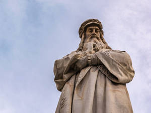 Leonardo Da Vinci Milan Statue Wallpaper