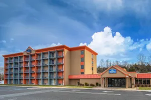 Lexington Howard Johnson Wallpaper