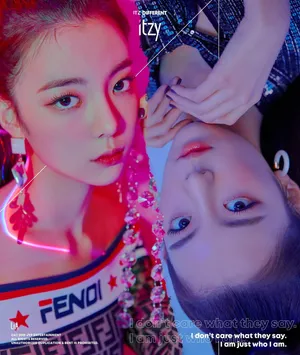 Lia Itzy Upside Down Cover Wallpaper