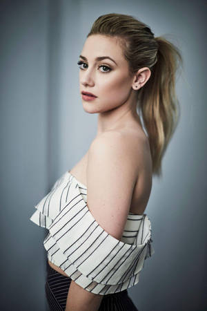 Lili Reinhart Side View Wallpaper