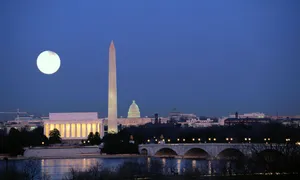 Lincoln Monument Full Moon Wallpaper