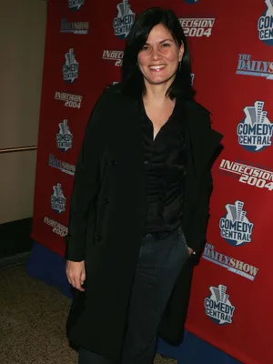 Linda Fiorentino Long Black Dress Wallpaper