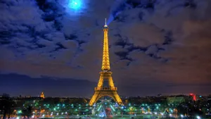 Love Comes To Paris! Wallpaper