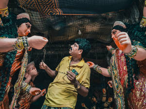 Maa Durga Worshipper Wallpaper