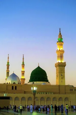 Madina Green Dome In Dusk Wallpaper