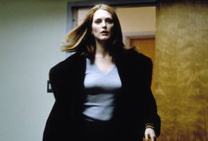 Magnolia Movie Julianne Moore As Linda Partridge Wallpaper