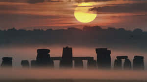 Majestic Full Moon Over Stonehenge Wallpaper