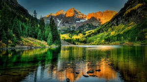 Majestic Scenerary Of Maroon Bells Lake Wallpaper