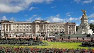 Majestic View Of Buckingham Palace Wallpaper