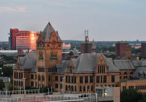 Majestic View Of Old Main Building At Wayne State University Wallpaper