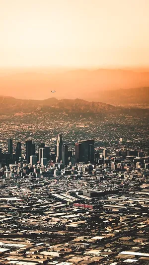 Make Your Life Even Brighter With An Iphone In The City Of Los Angeles! Wallpaper