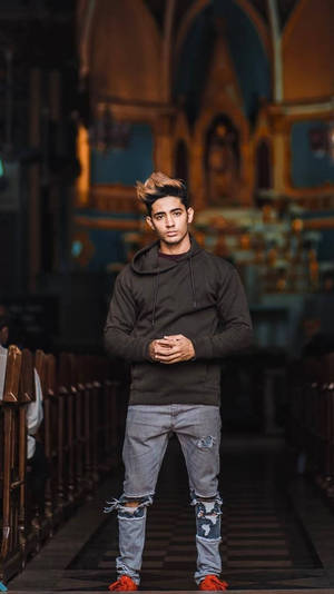 Male Model Danish Zehen In Jeans Wallpaper