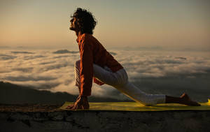 Male Pose Yoga Wallpaper