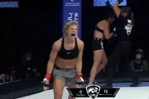 Manon Fiorot Screaming Wallpaper