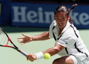 Marcelo Rios, One Of The Finest Tennis Players In Action Wallpaper
