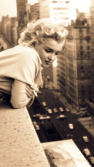 Marilyn Monroe Building View Wallpaper