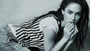 Megan Fox Looking Sophisticated In Monochrome. Wallpaper