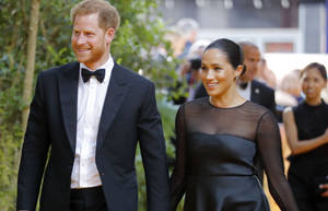 Meghan Markle Prince Harry Matching Black Wallpaper