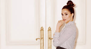 Meghan Markle's Tight High Bun Wallpaper