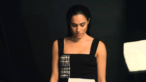 Meghan Markle Slicked Hair Photoshoot Wallpaper