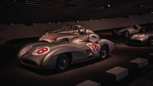 Mercedes Amg Silver Arrow 300 Wallpaper