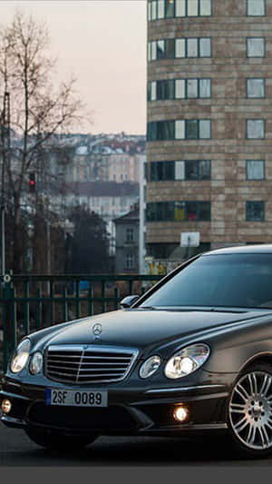 Mercedes Benz Clase E In The City Wallpaper
