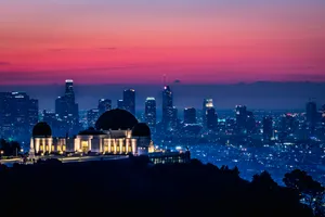 Mesmerizing Los Angeles Sunset From Griffith Observatory Wallpaper