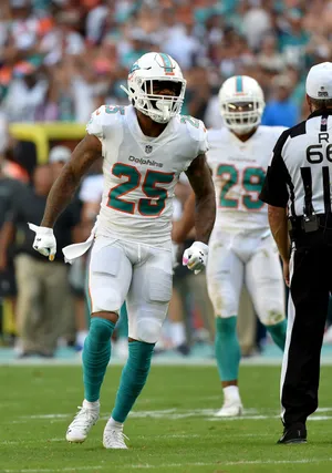 Miami Dolphins 25 Xavien Howard Football Wallpaper