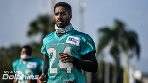 Miami Dolphins' Byron Jones Wallpaper