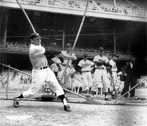 Mickey Mantle Swinging Stance Wallpaper