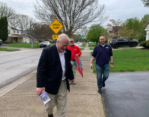 Mike Gibbons At Sidewalk For Campaigning Wallpaper