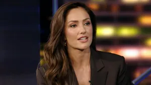 Minka Kelly Radiates Elegance In A Stunning Pose Wallpaper