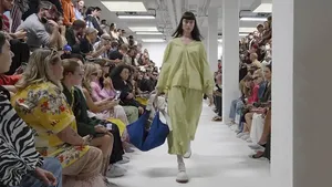 Model At Sunnei Spring Summer 2023 Wallpaper