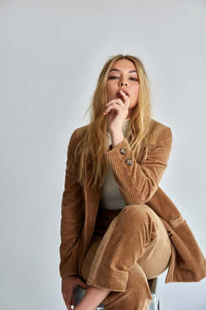 Model Madelyn Cline Wallpaper