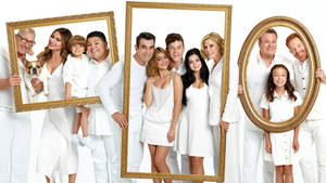 Modern Family - Bringing Families Together Since 2009 Wallpaper