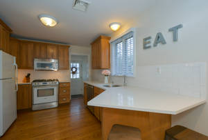 Modern Wood-style Kitchen Interior Wallpaper