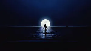 Moon 4k Girl On Water Wallpaper