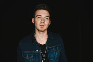 Morgan Wallen In Denim Wallpaper