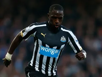 Moussa Sissoko In Action During A Football Match Wallpaper