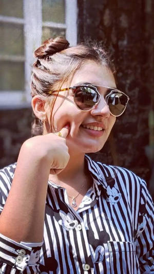 Nazriya Hd Sunglasses Wallpaper