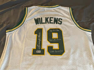 Nba Legend Lenny Wilkens Coaching The Seattle Supersonics Wallpaper