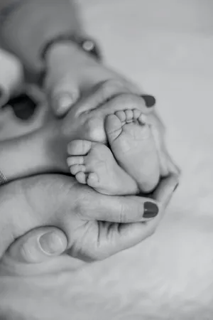 Newborn Baby Girl Parents Wallpaper