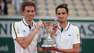 Nicolas Mahut Partner French Open Trophy Wallpaper