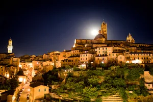 Night At Siena Italy Wallpaper