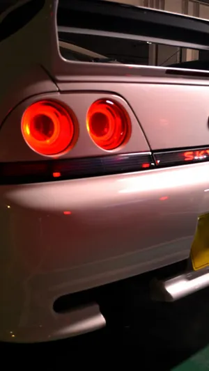 Nissan Skyline Iphone Trunk Wallpaper